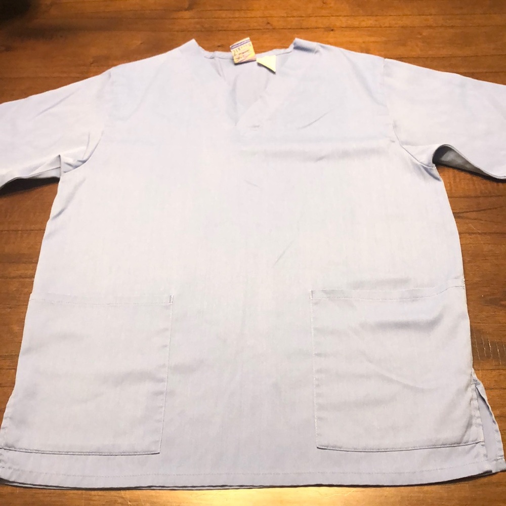 Uniform City Scrub Top Small